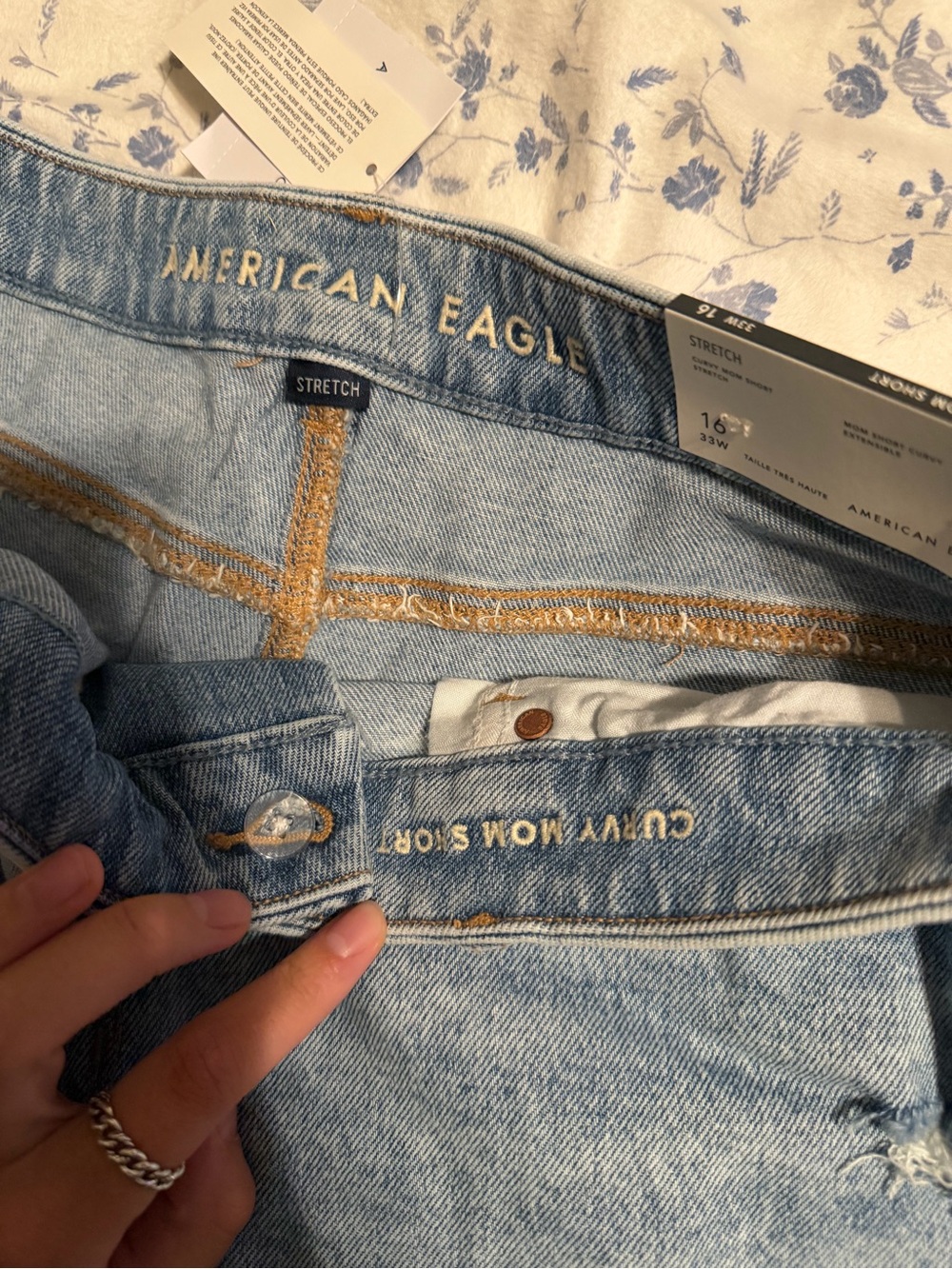 American Eagle Outfitters Curvy Mom Shorts - Picture 3 of 5